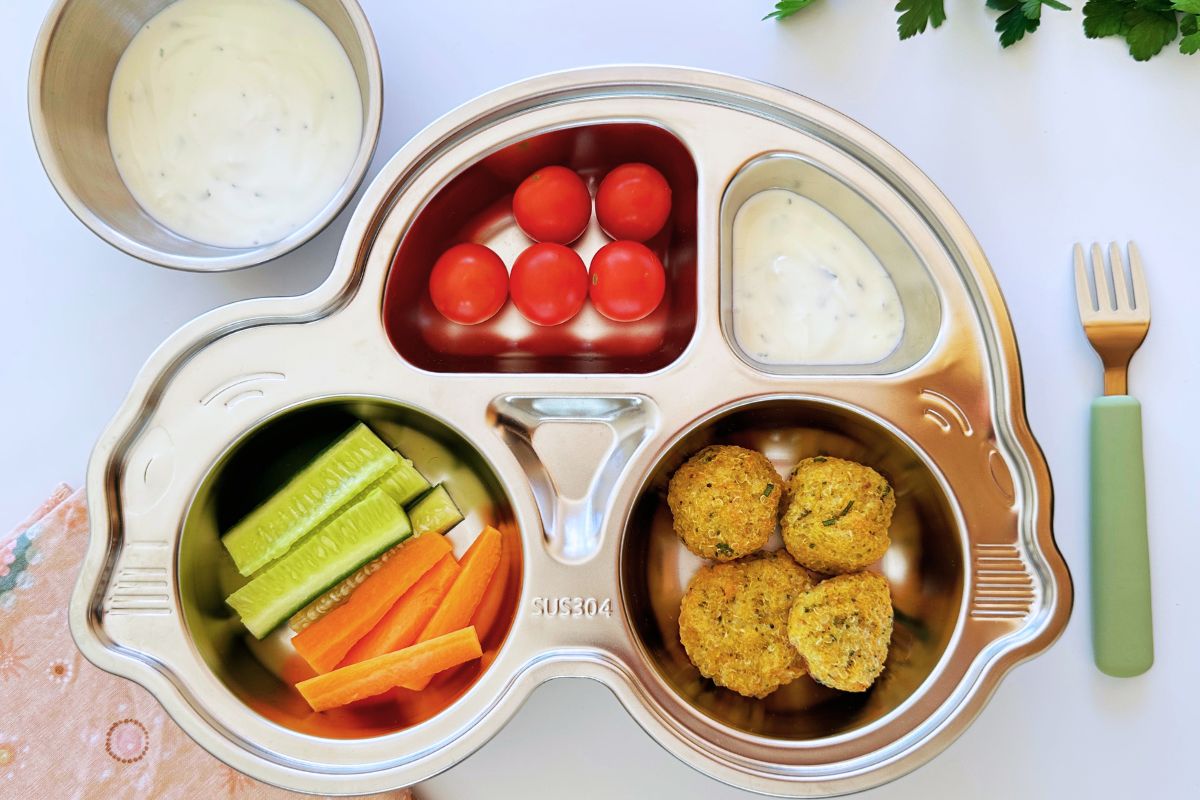 Car shaped baby and toddler suction plate with Greenvyne recipe